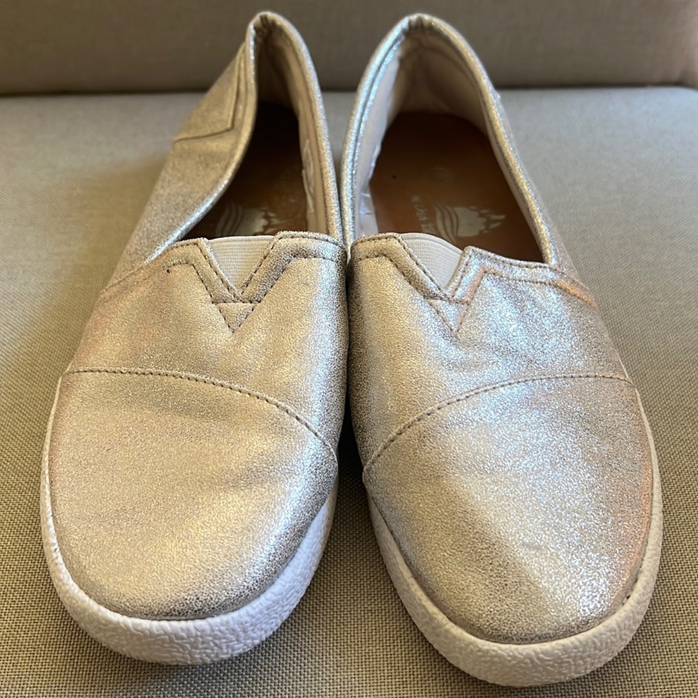 Gold shoes